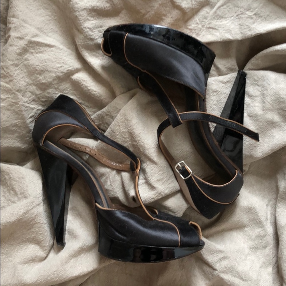 MARNI Satin Peep-Toe Pumps Architectural Heel - Picture 2 of 6